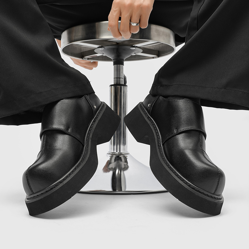 Scarpe in pelle da uomo con su - Leatherworking Classic recensione e prezzo